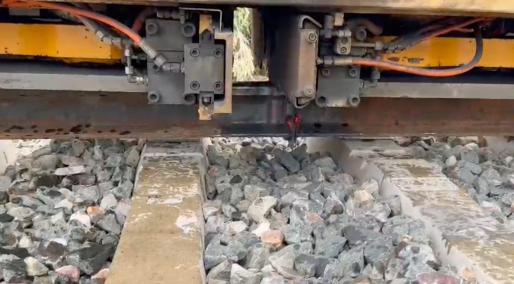 construccion-de-vias-ferreas-ayerve2